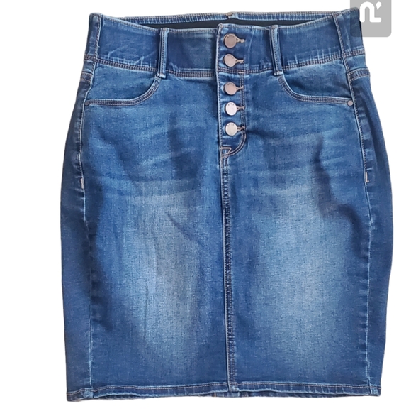 Apt. 9 Dresses & Skirts - STRETCH JEAN BUTTON FLY SKIRT APT 9 SIZE 4 ABOVE KNEE